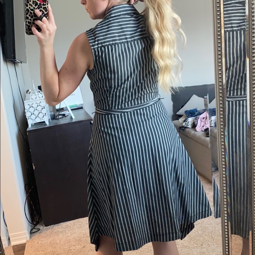 Button down Dress - Picture 3 of 4
